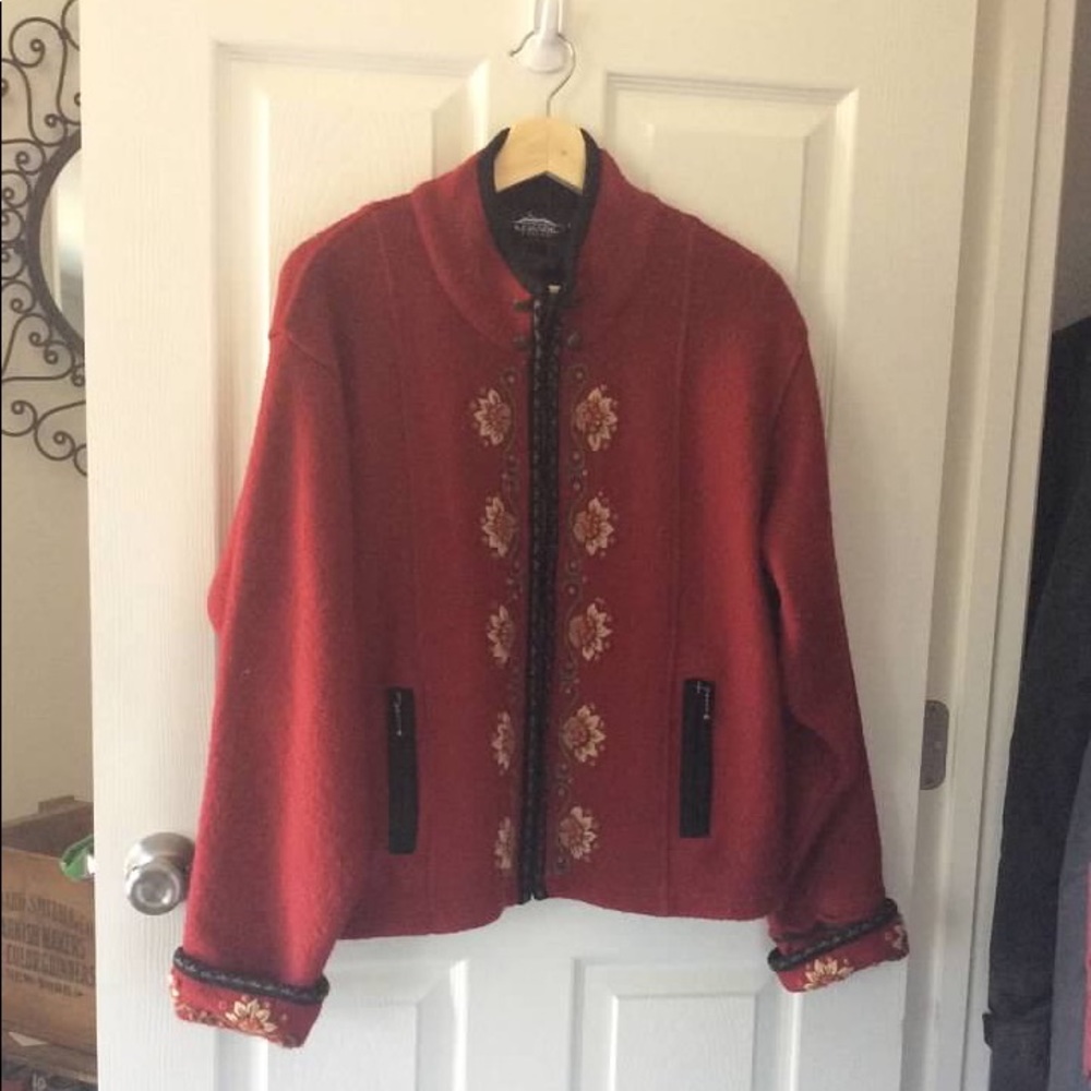 Beautiful wool  jacket. Very warm